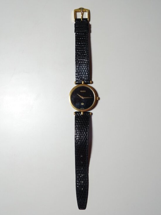 Vtg 1980’s Gucci Gold & Black Swiss Made Watch w/ Leather Gucci Strap, Untested main image 11